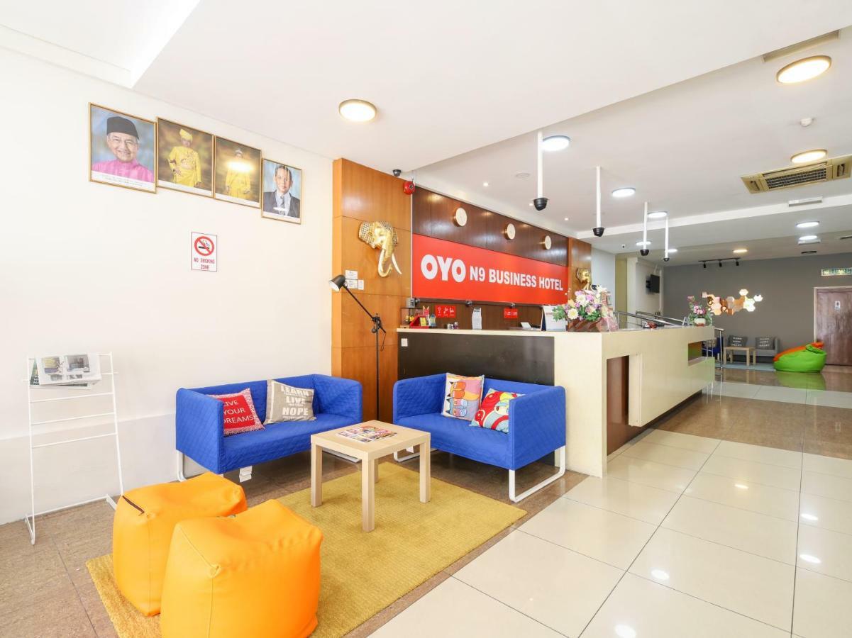 Oyo 43955 N9 Business Hotel Nilai Exterior photo