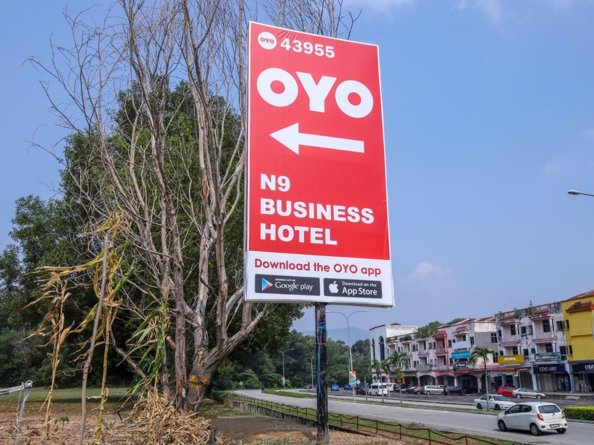 Oyo 43955 N9 Business Hotel Nilai Exterior photo