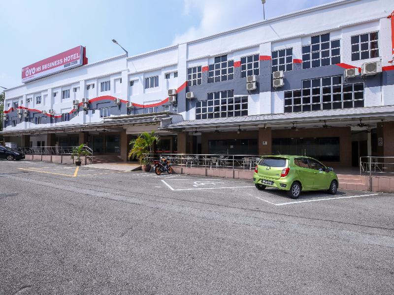 Oyo 43955 N9 Business Hotel Nilai Exterior photo